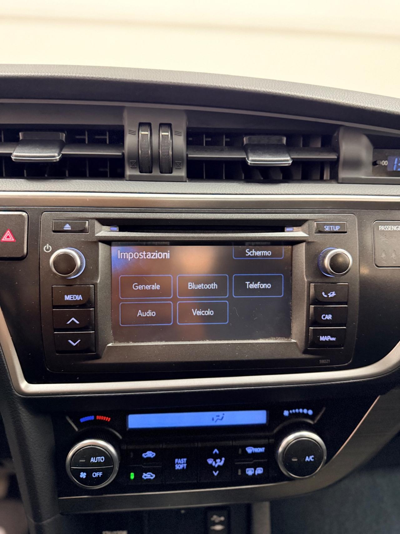 Toyota Auris 2.0 D-4D 124cv 05/2015 Neopatentati Euro 5B