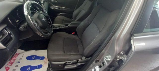 TOYOTA C-HR 1.8 Hybrid E-CVT Business