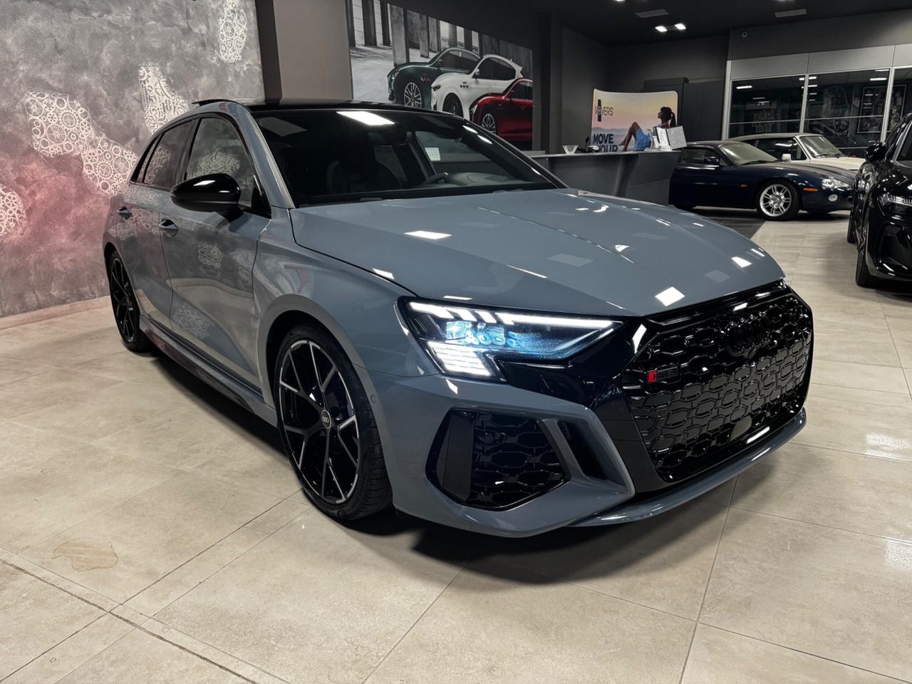 AUDI RS3 PERFORMANCE + CARBOCERAMICA