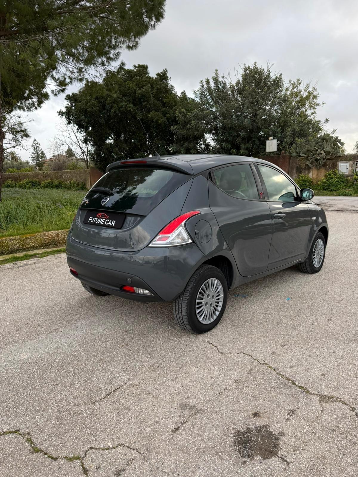 Lancia Ypsilon 0.9 TwinAir 85 CV 5 porte S&S Gold