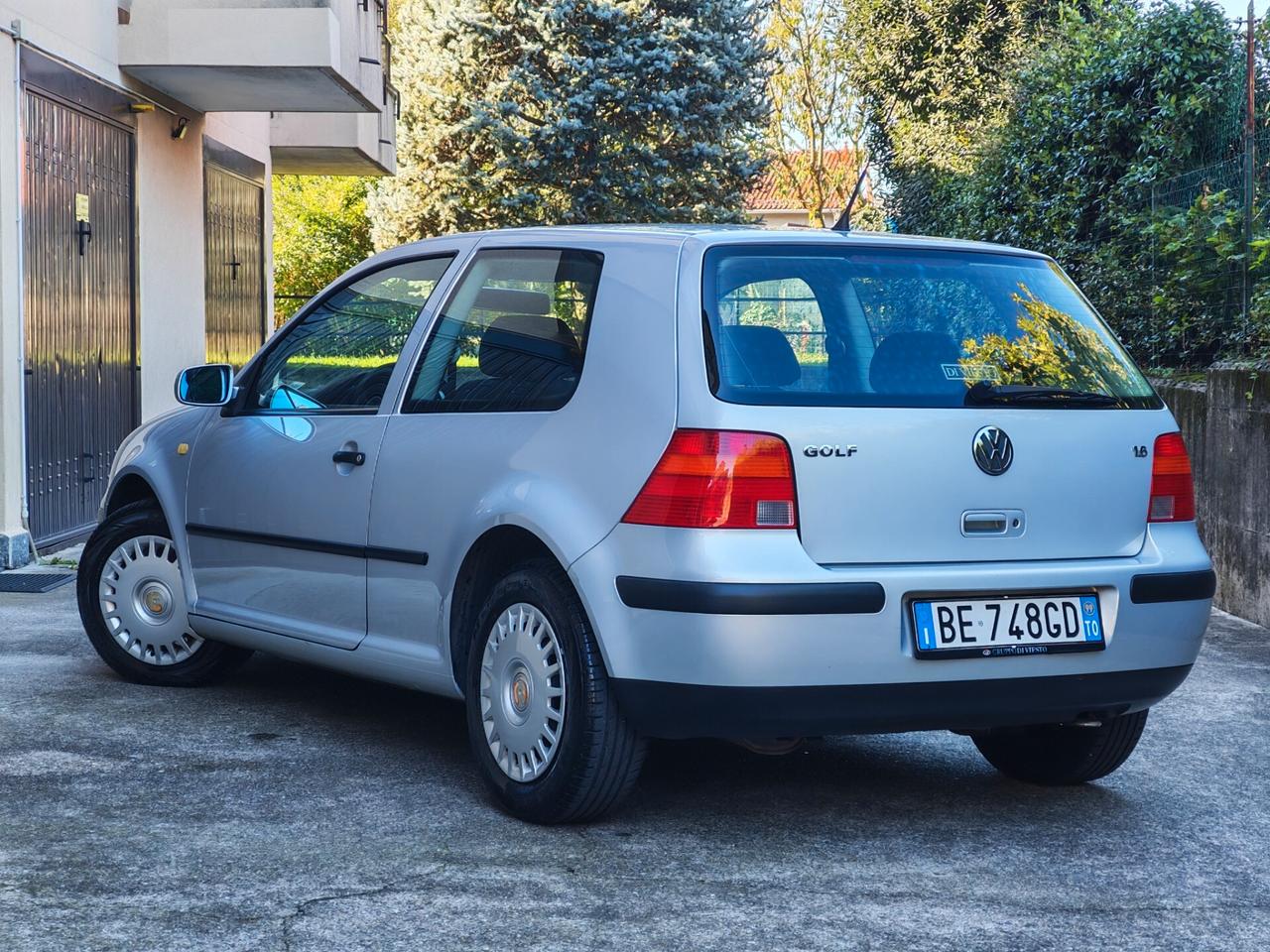 Volkswagen Golf 1.6 BENZINA 100cv / 86.000km / Unipro