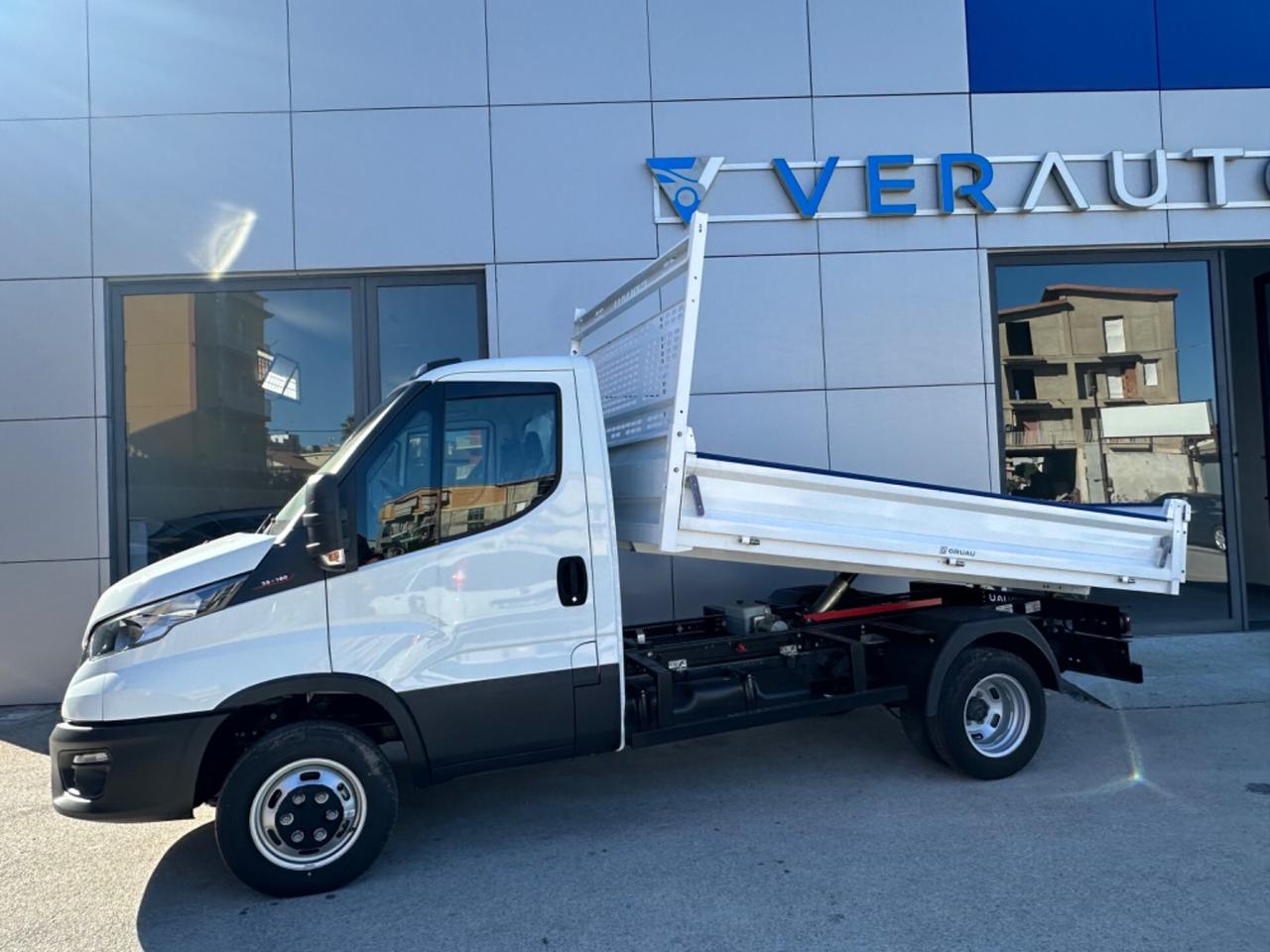 Iveco Daily 35C16H 3.0 160cv cassone ribaltabile - prezzo €41.000 più iva