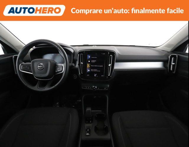 VOLVO XC40 T2 Momentum Pro