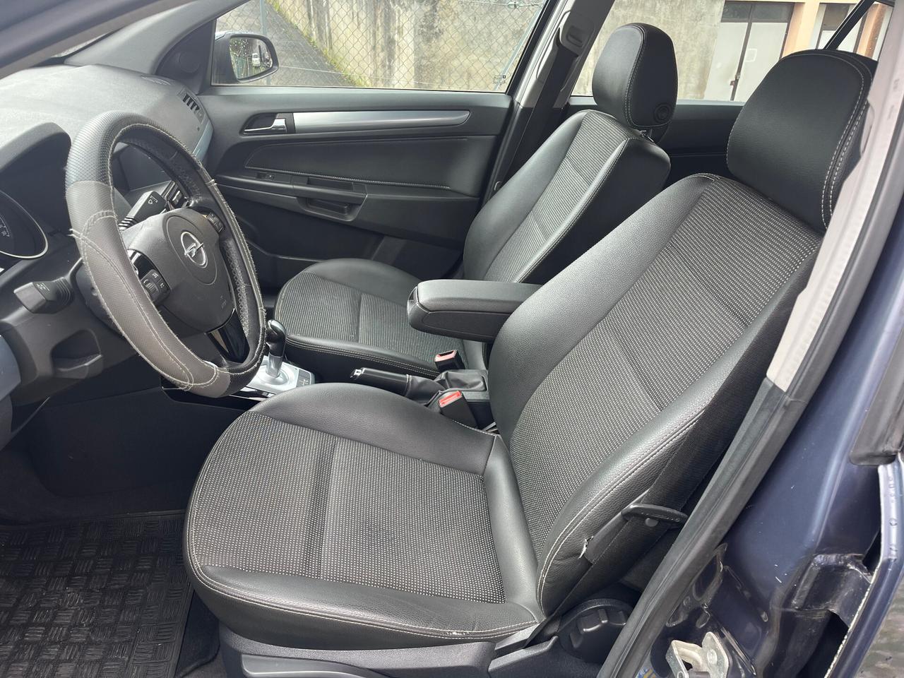 Opel Astra 1.6 16V VVT 5 porte Easytronic Cosmo Si Permuta