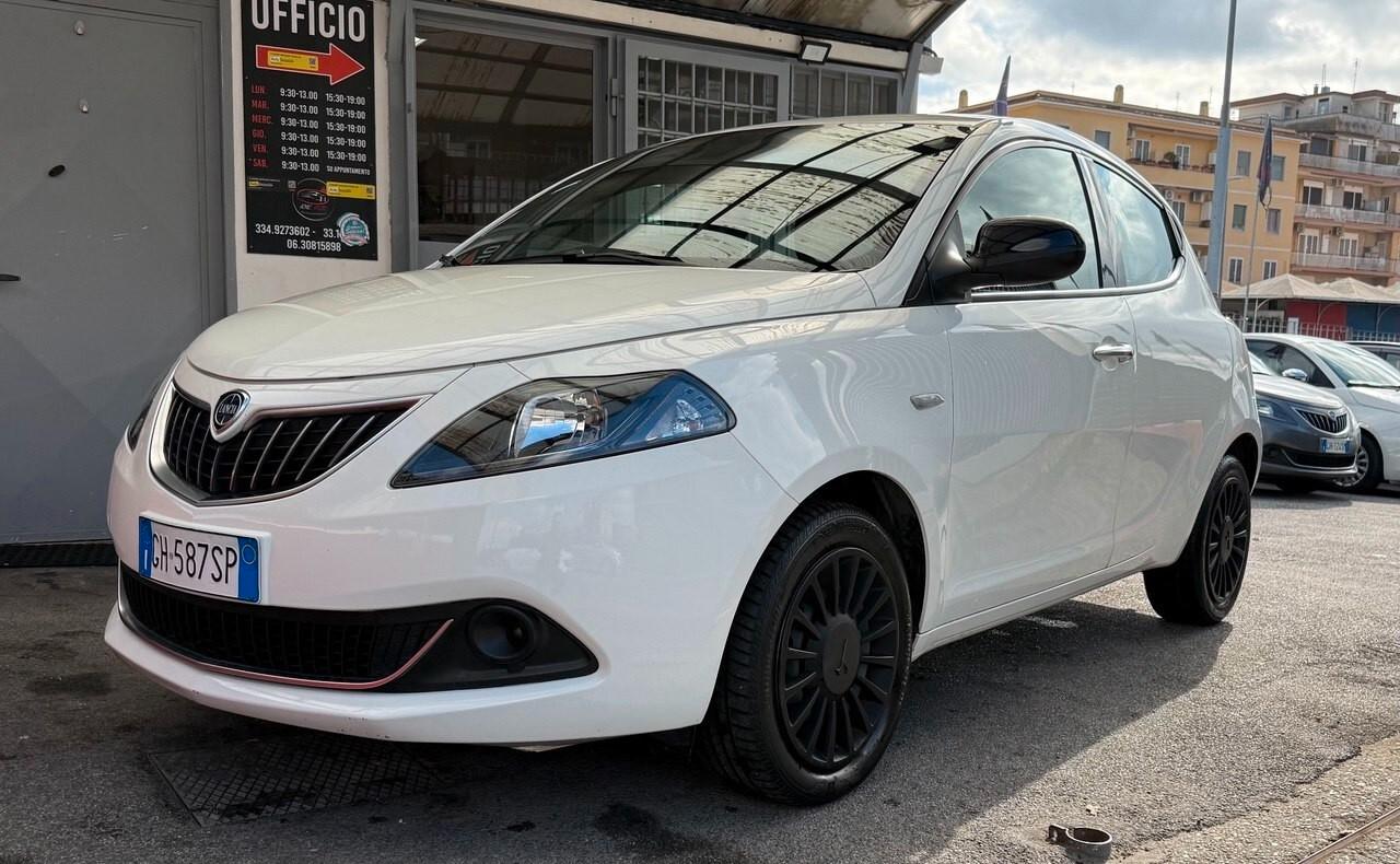 Lancia Ypsilon 1.0 FireFly 5 porte S&S Hybrid Ecochic Silver - AZIENDALE NEOPATENTATI