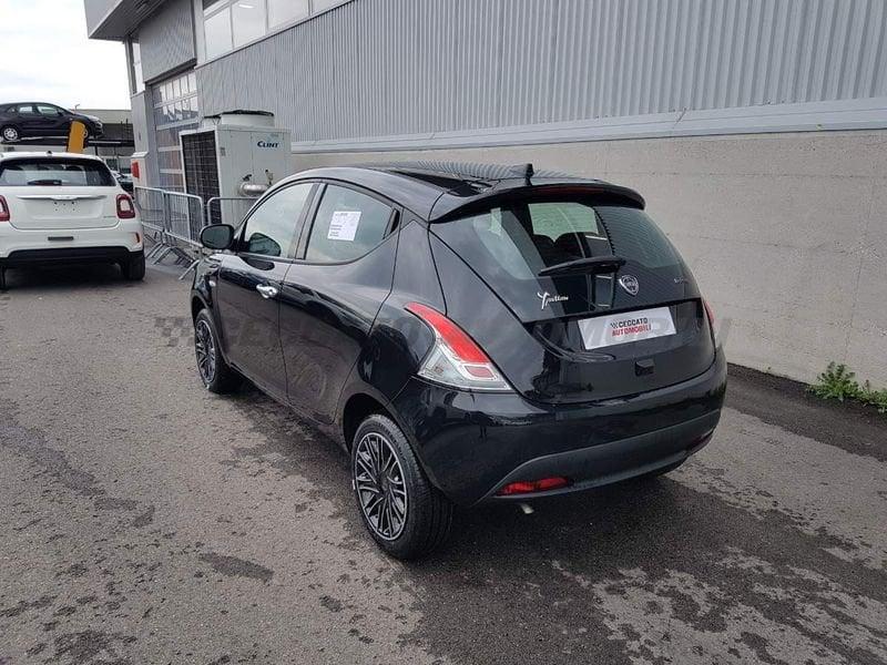 Lancia Ypsilon 1.0 firefly hybrid Gold s&s 70cv