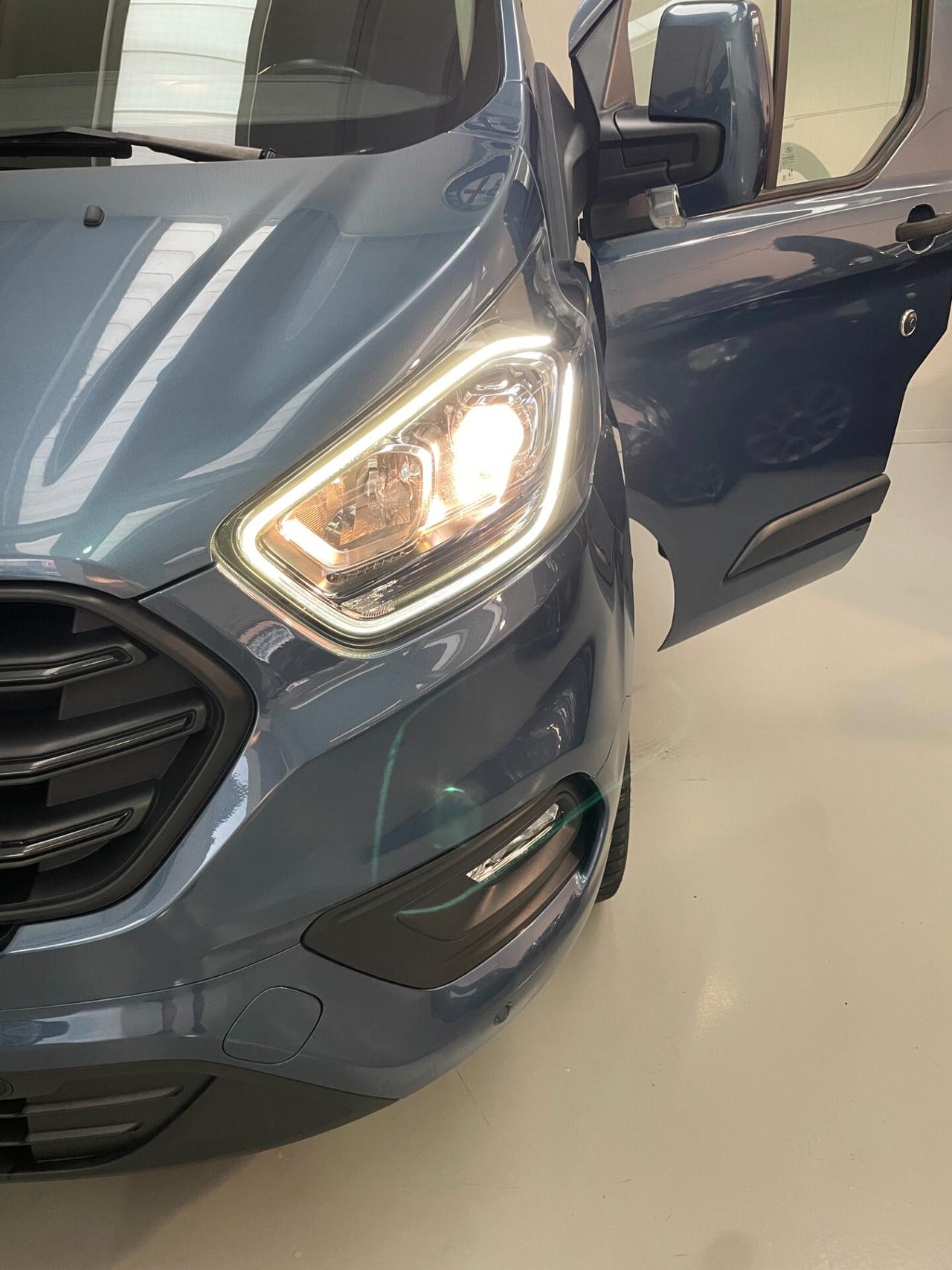 Ford Transit Custom 320 2.0 EcoBlue Hybrid 170 PC Combi Trend