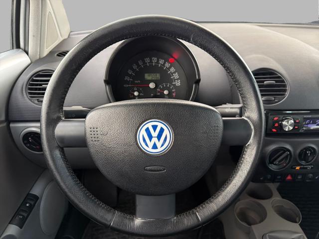 VOLKSWAGEN New Beetle 2.0