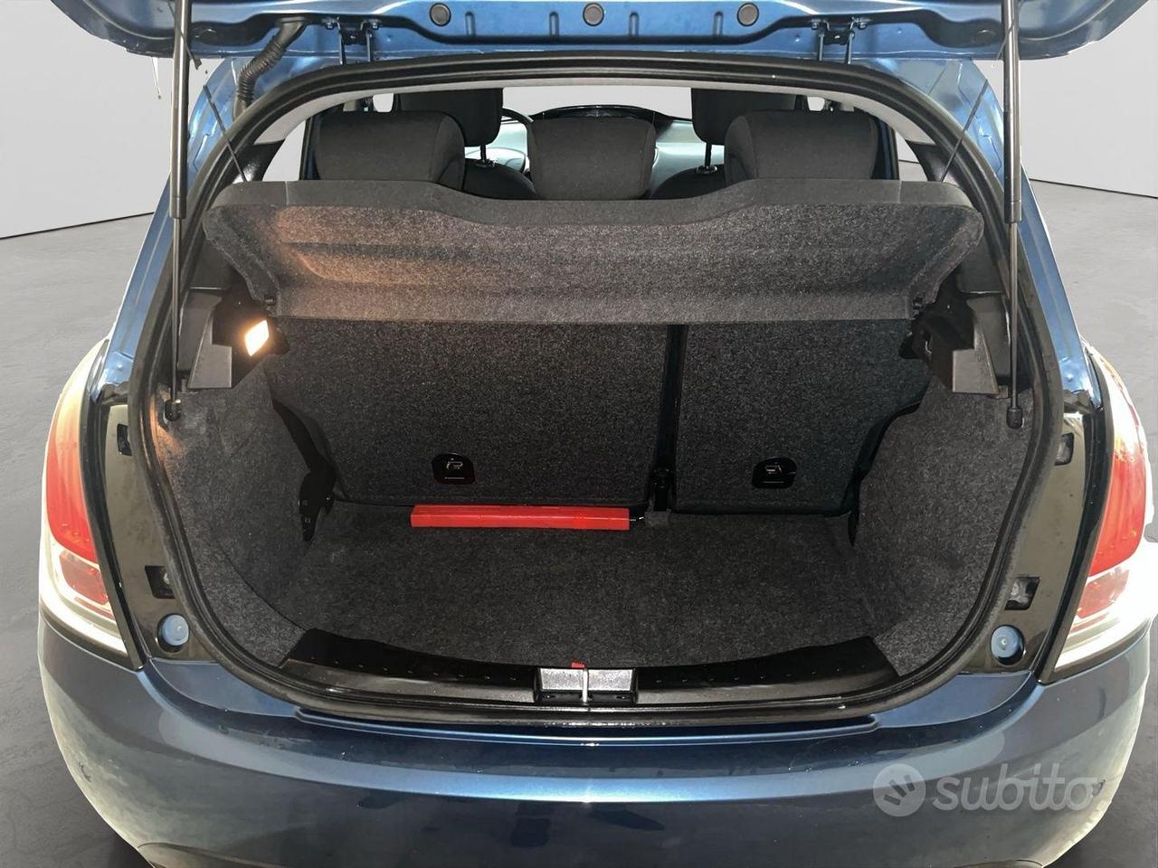 Lancia Ypsilon 1.0 FIREFLY HYBRID - UCONNECT TOUCH