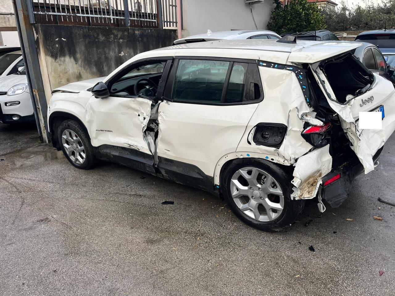 Jeep Avenger 1.2 Turbo 100 CV MHEV Summit