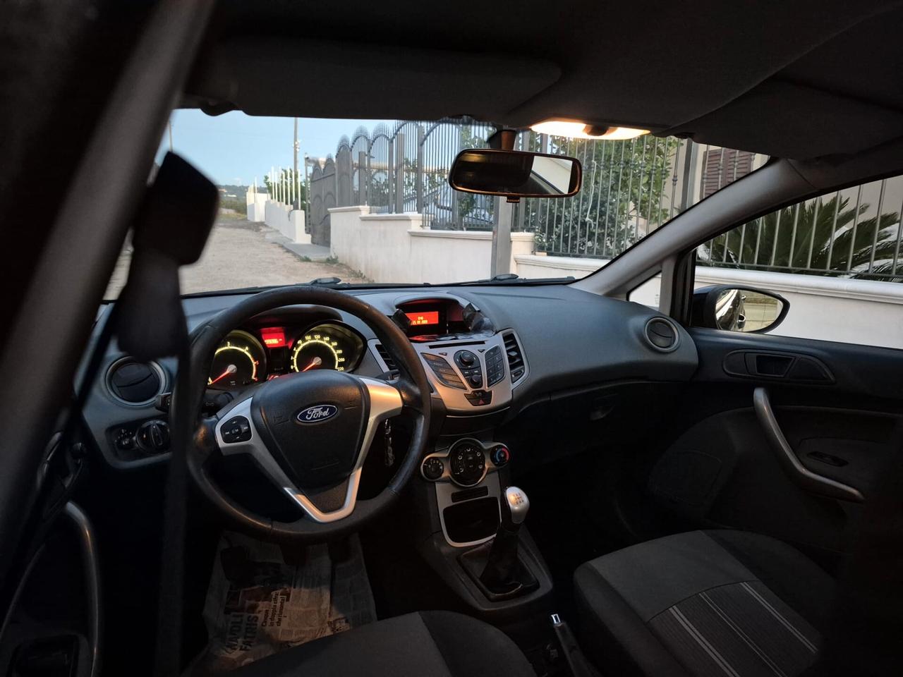 Ford Fiesta 1.4 TDCi 70CV 5 porte Titanium