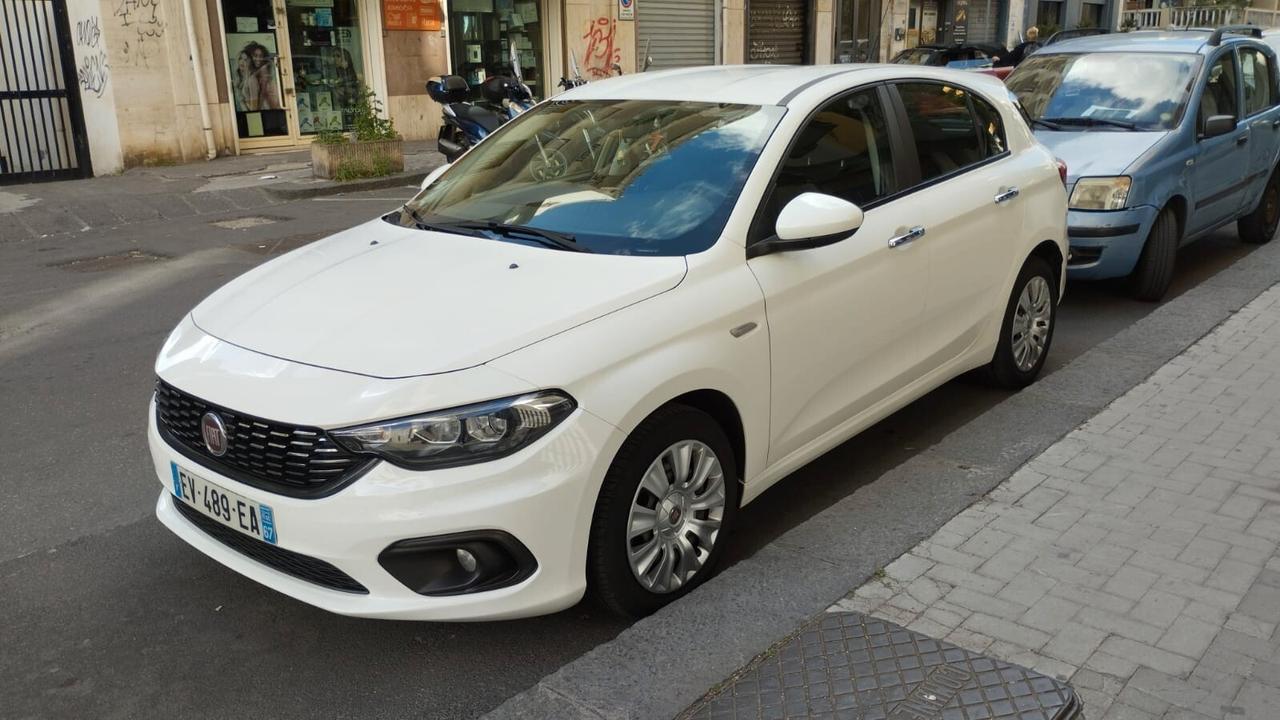 Fiat Tipo 1.6 Mjt S&S 5 porte Easy