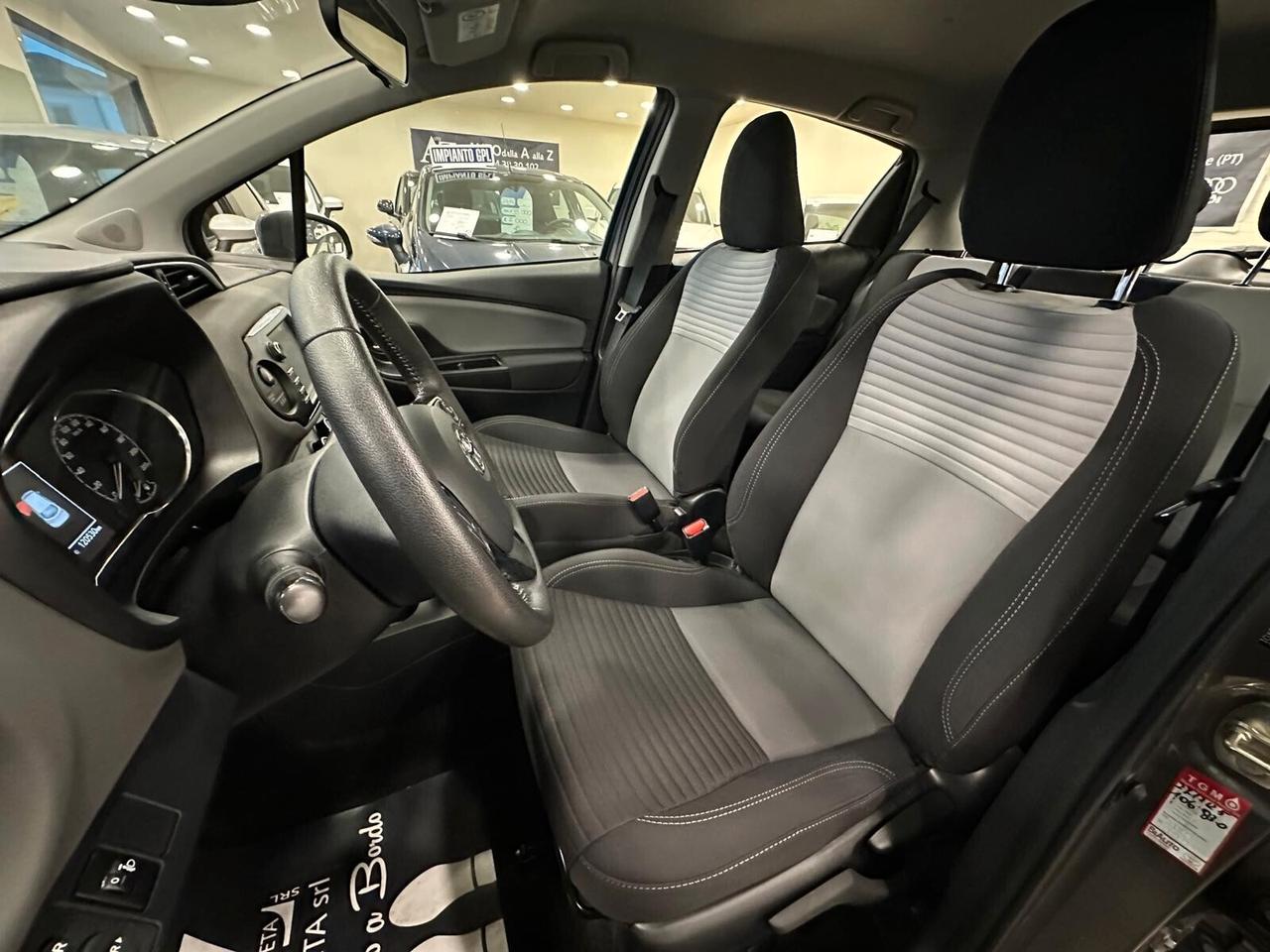 Toyota Yaris 1.5 5 porte Lounge