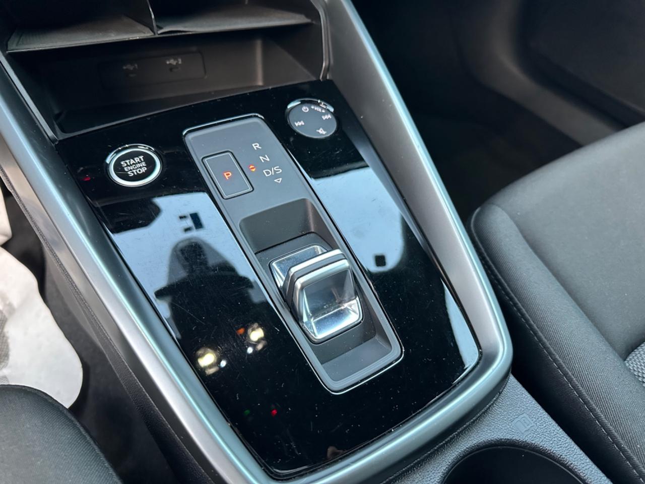 Audi A3 30 TDI S tronic Advanced/UniPro/Cockpit