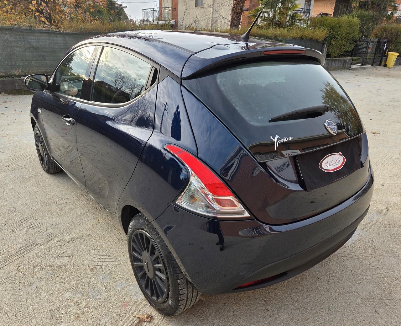 Lancia Ypsilon 1.2 69 CV 5 posti GPL Ecochic Elefantino Blu