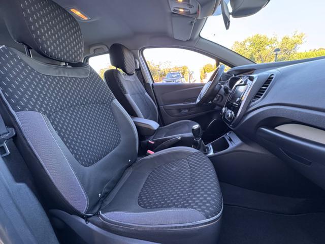 RENAULT Captur DCI 90CV NAVI+RCAM+BICOLOR+17'+2PDC+KEYLESS