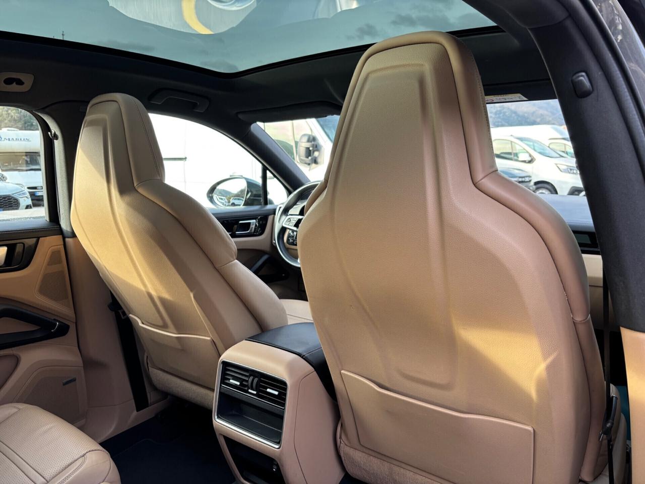 PORSCHE CAYENNE COUPÉ 3.0 BENZINA/HYBRID 340cv PERFETTA