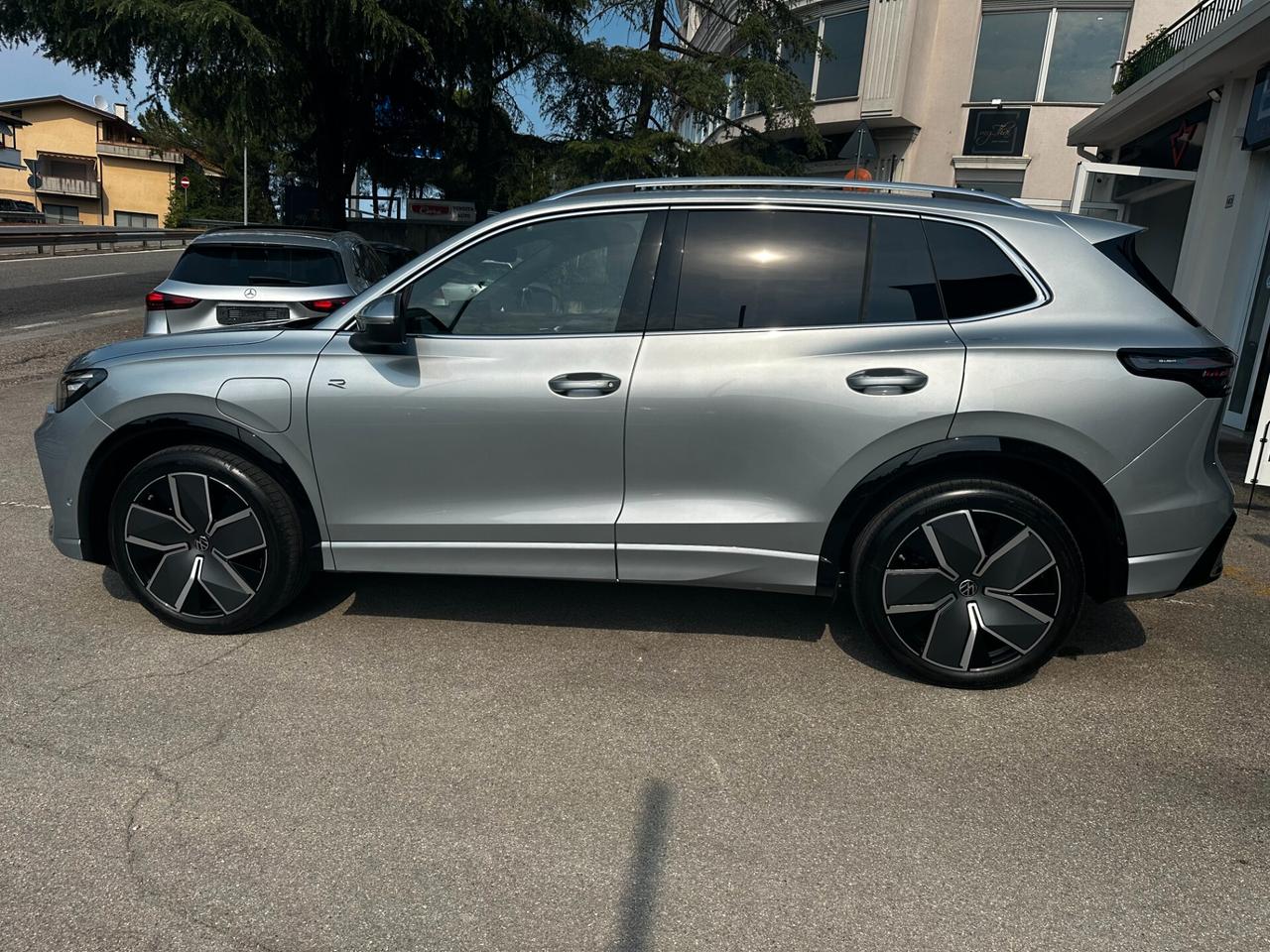 Volkswagen Tiguan III 1.5 tsi ehybrid R-Line Plus 204cv dsg / 4 ANNI DI GARANZIA