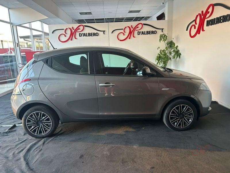 Lancia Ypsilon 1.0 FireFly 70cv Hybrid Gold