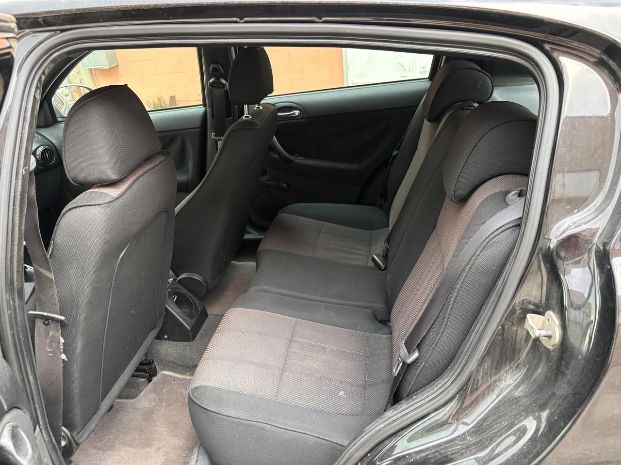 Alfa Romeo 147 1.9 JTD (120) 5 porte Distinctive