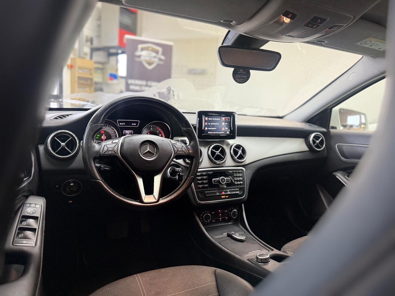 Mercedes-benz GLA 200 Automatic Premium