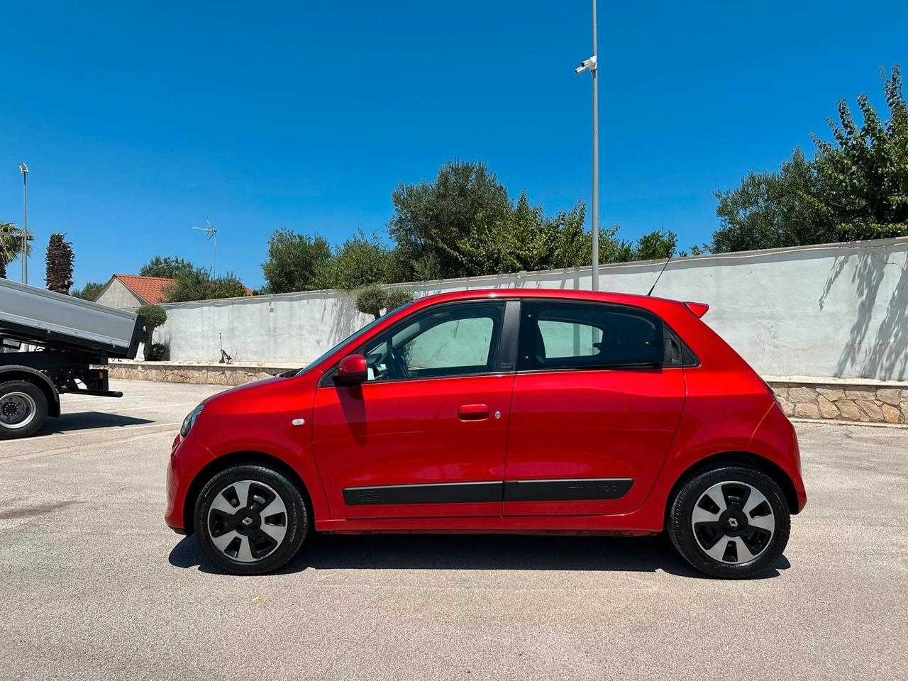 RENAULT TWINGO SCe Lovely 1.0