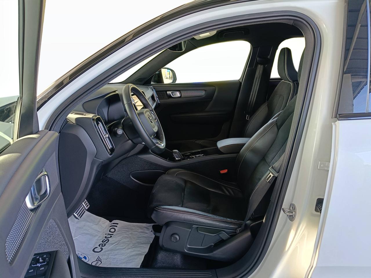 VOLVO XC40 - XC40 1.5 t4 phev R-design auto my21