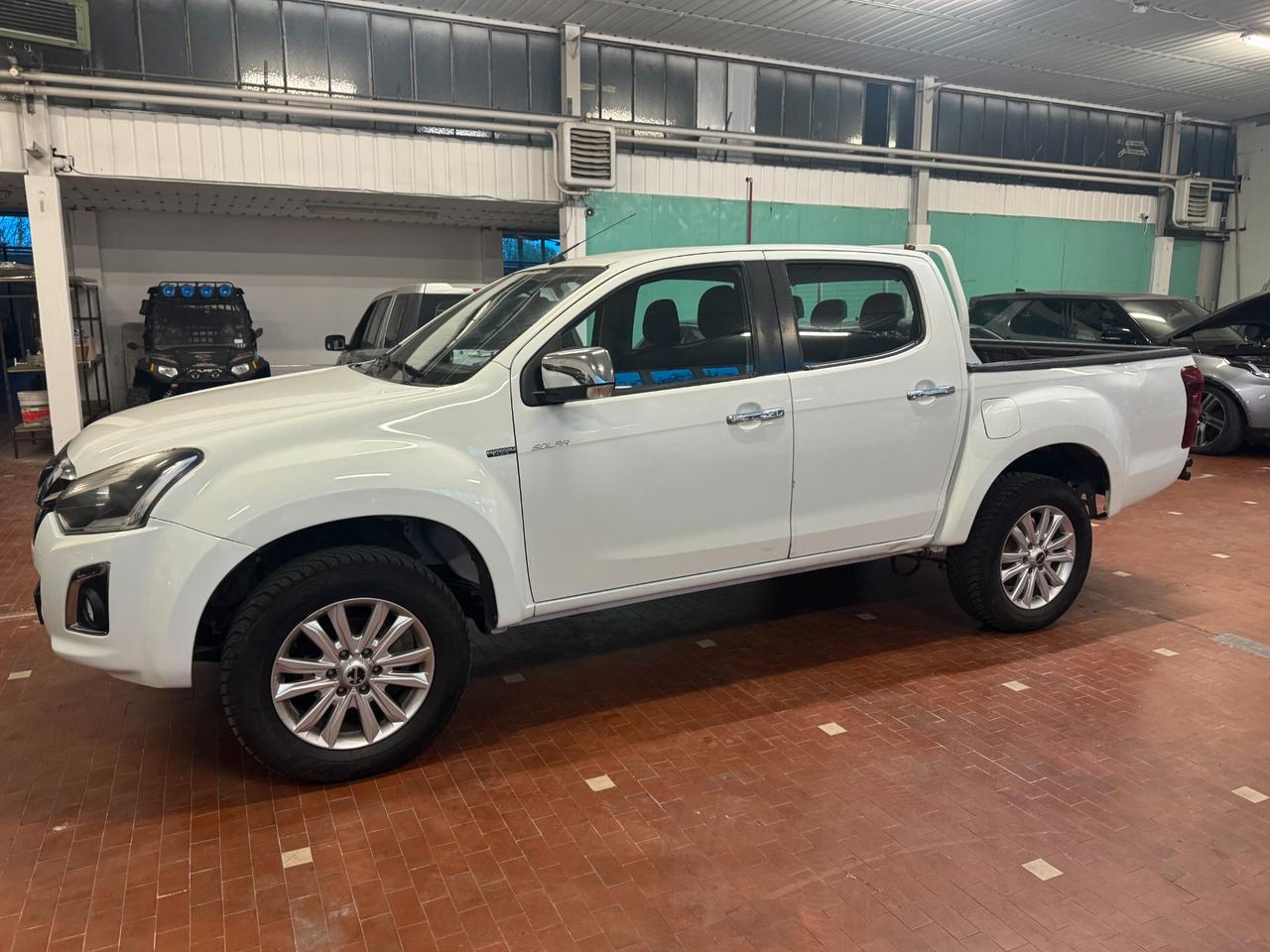 Isuzu D-Max 1.9 Crew Cab Solar 4WD A/C