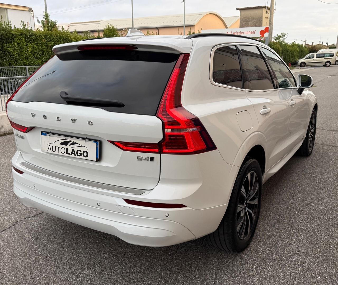 Volvo XC 60 B4 AWD (d) automatico Essential 2022