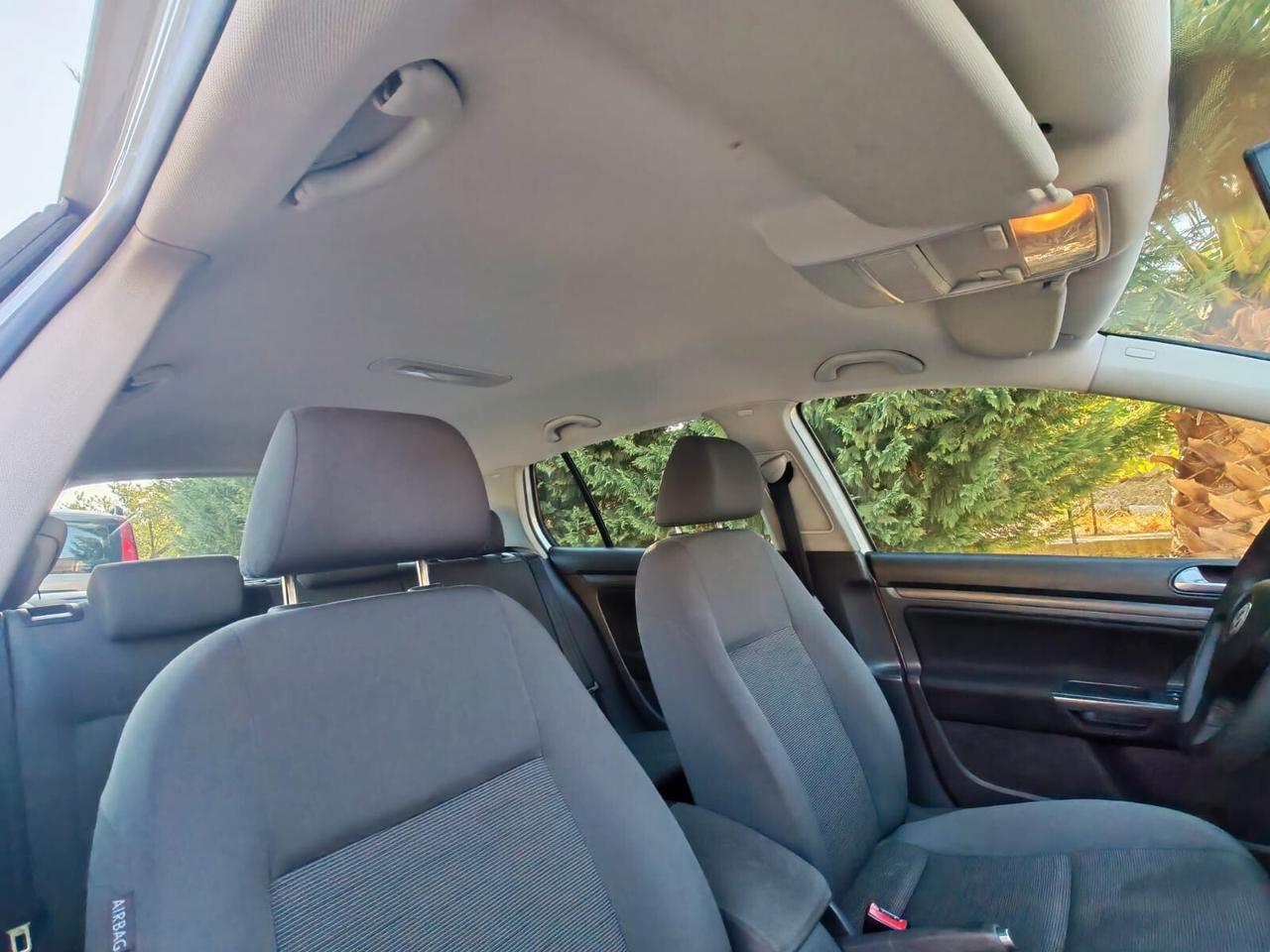 Volkswagen Golf 1.9 TDI DPF 5p. Comfort. BlueMot.