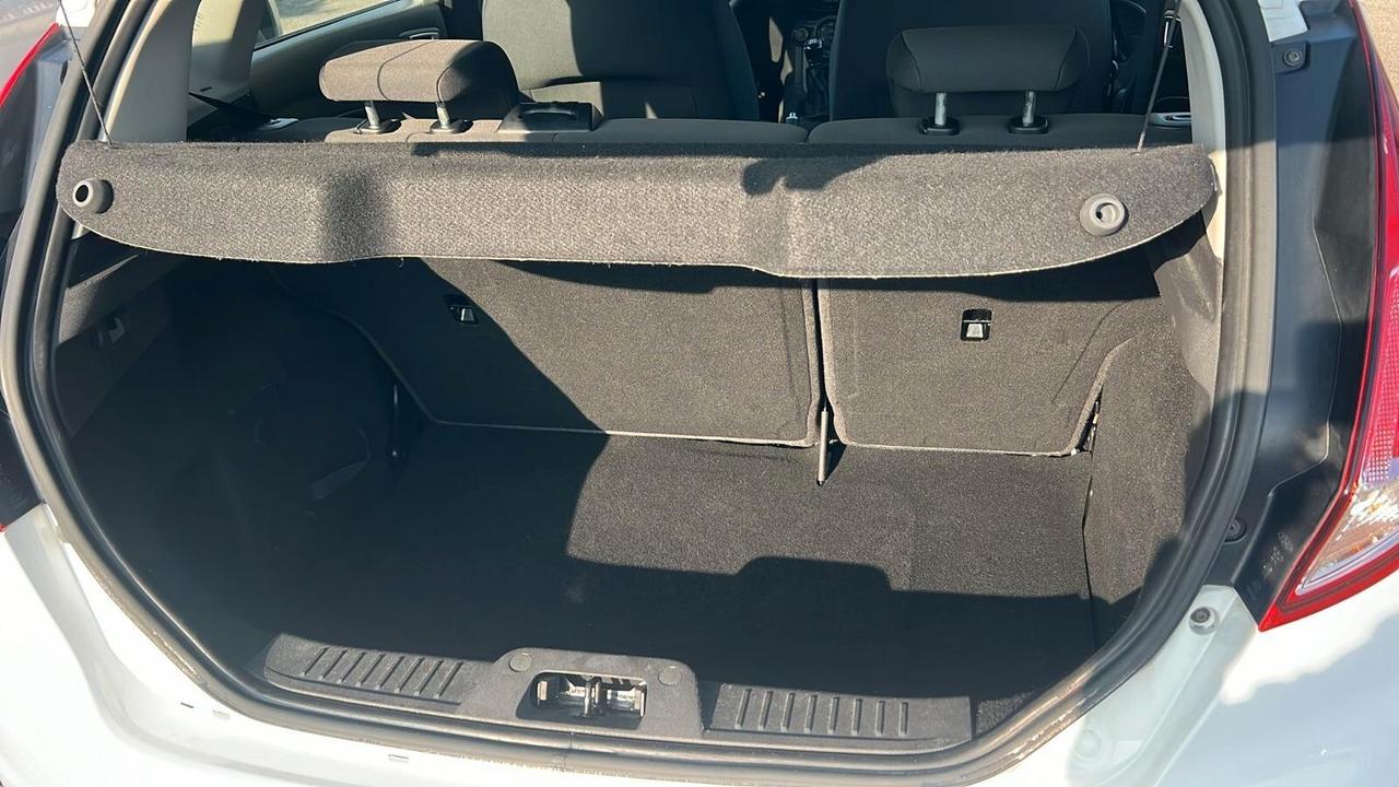 Ford Fiesta 1.5 TDCi 75CV 5 porte ST-Line NEOPATENTATI