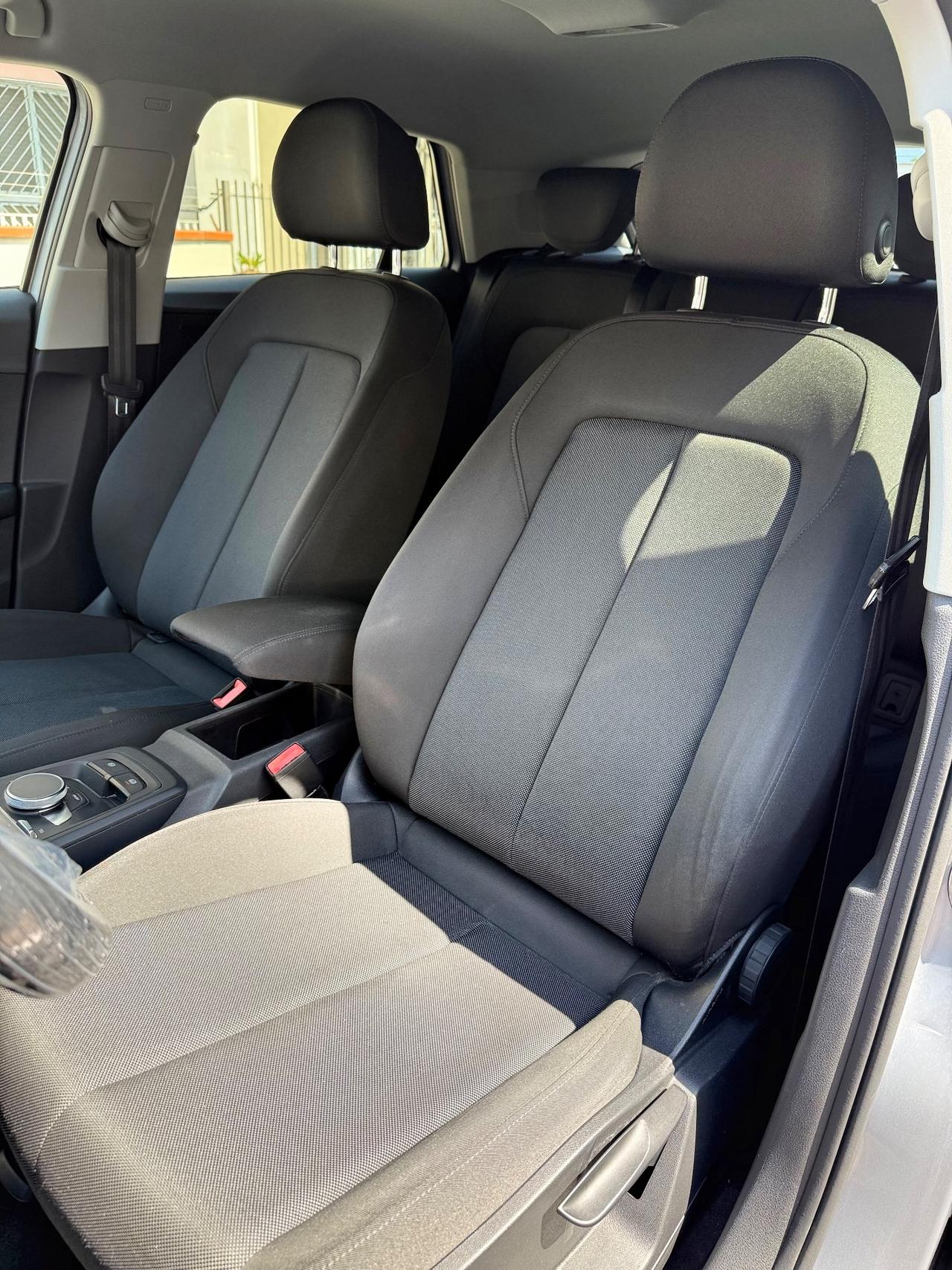 Audi Q2 1.5 Benzina Identity Black Automatica 150 Cv