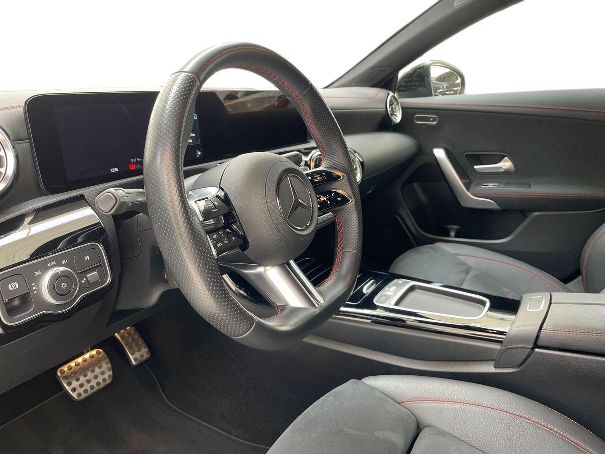 Mercedes-Benz CLA Coupe - C118 2023 - CLA Coupe 200 d AMG Line Premium auto