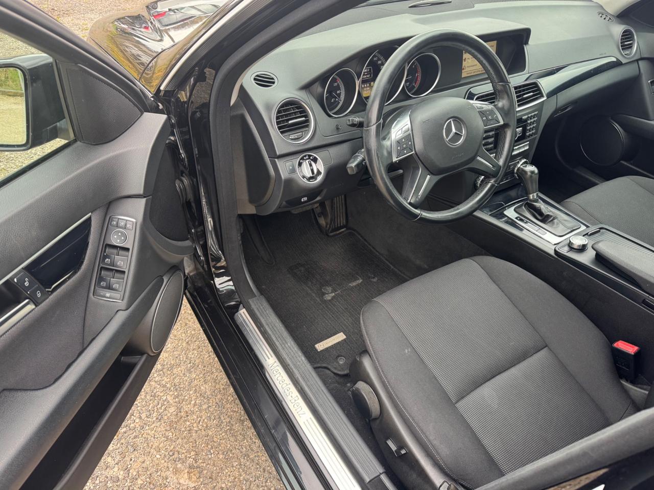 Mercedes-benz C 220 CDI BlueEFFICIENCY Avantgarde