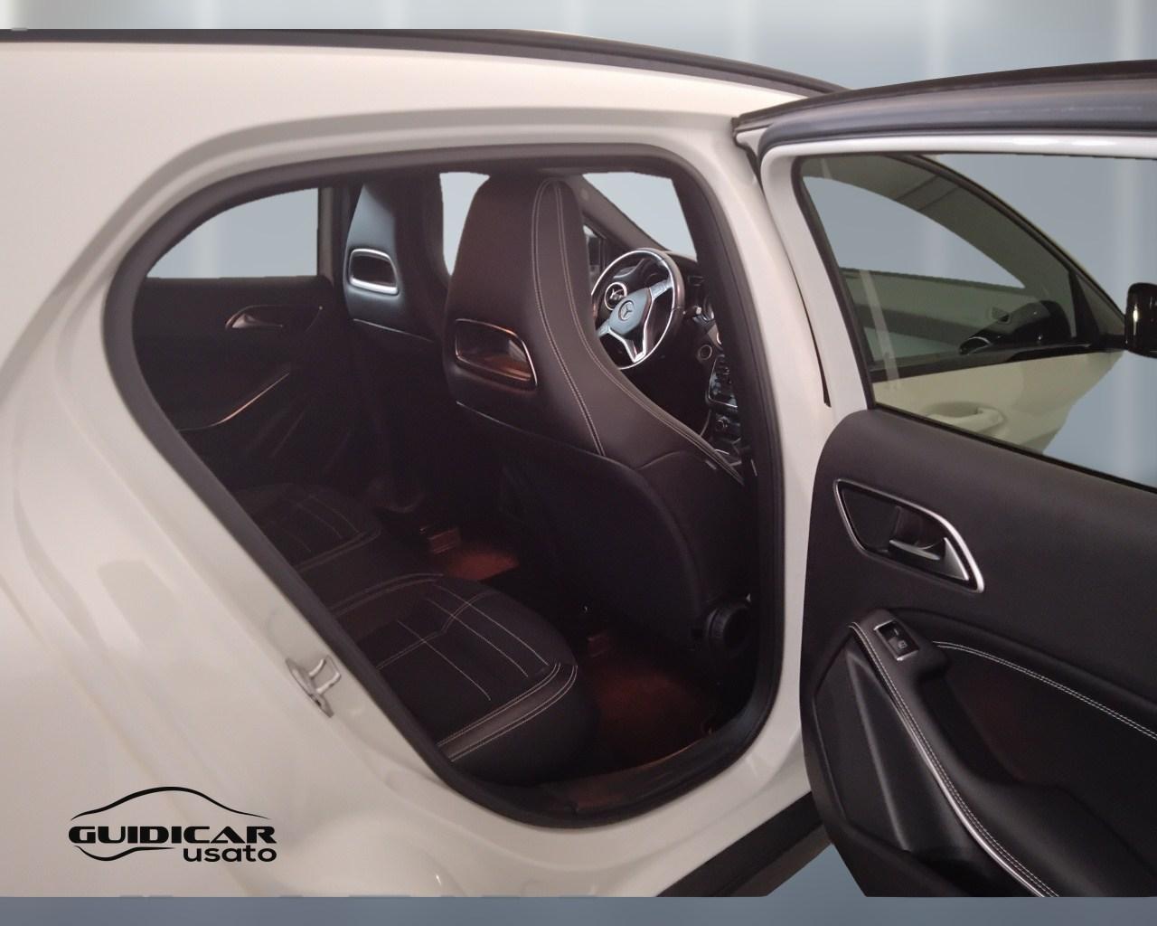 Mercedes-Benz GLA-X156 2014 - GLA 220 d (cdi) Sport 4matic 170cv auto