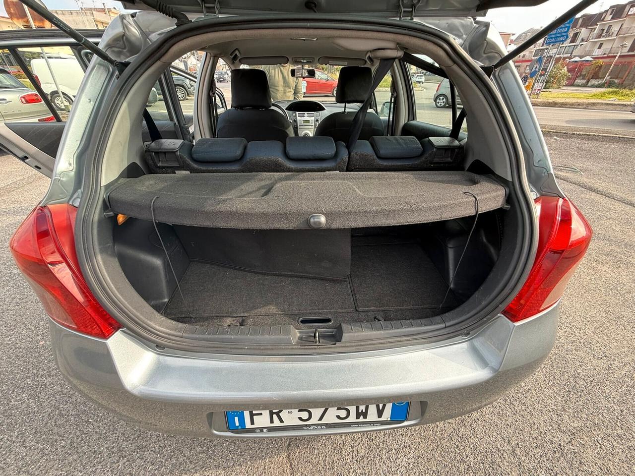 TOYOTA YARIS 5PORTE 1.0BENZINA 69CV OK NEOPATENTATI