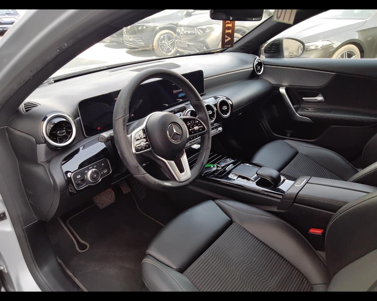 Mercedes-Benz Classe A - W177 2018 - A 180 d Sport auto