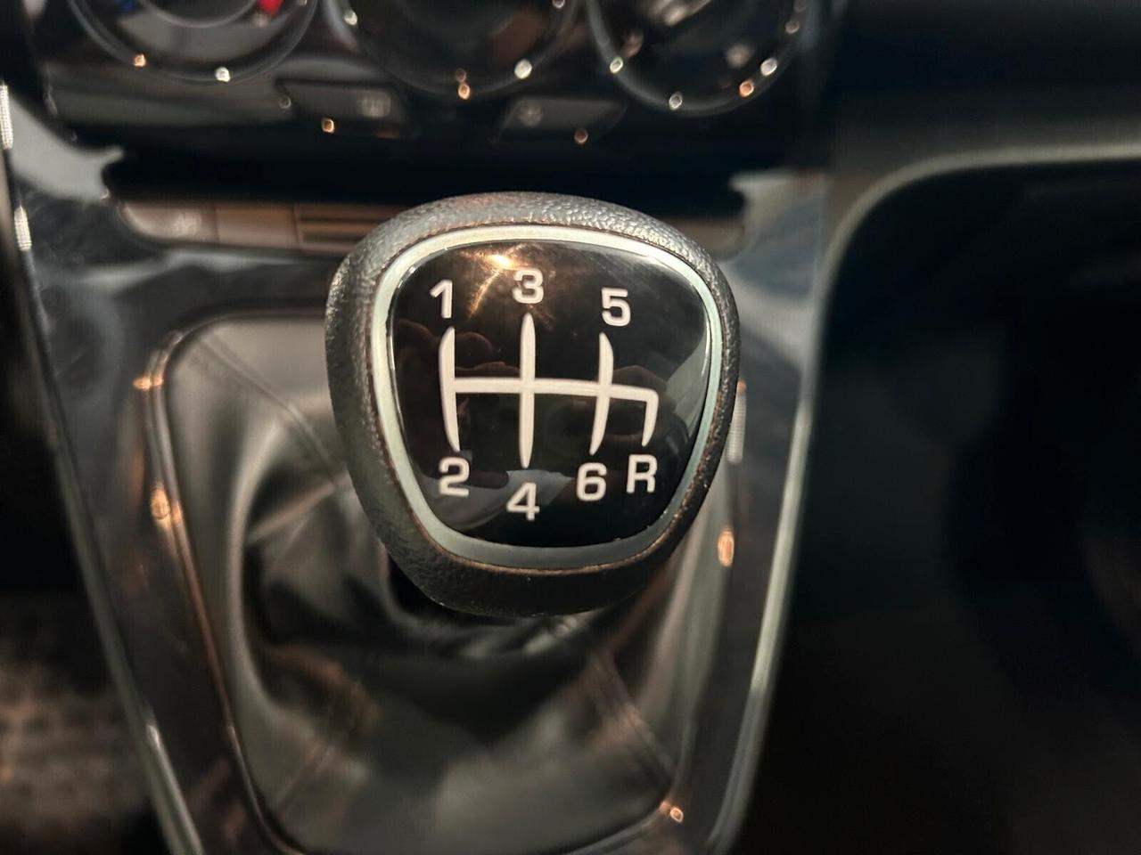 Lancia Ypsilon PLATINO 1.0 FireFly Hybrid SPOTICAR