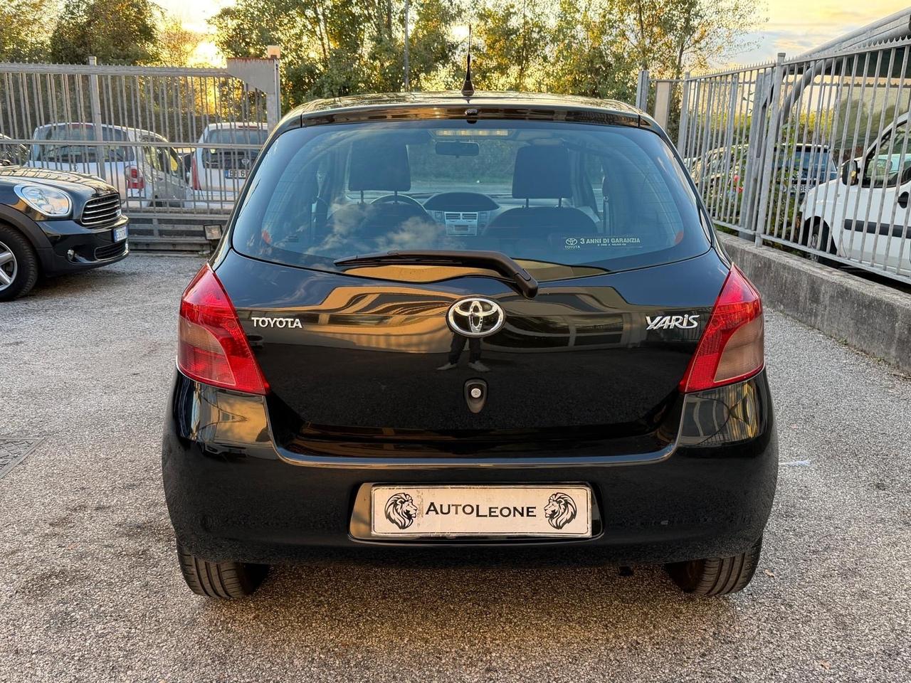 Toyota Yaris 1.0 5 porte Sol
