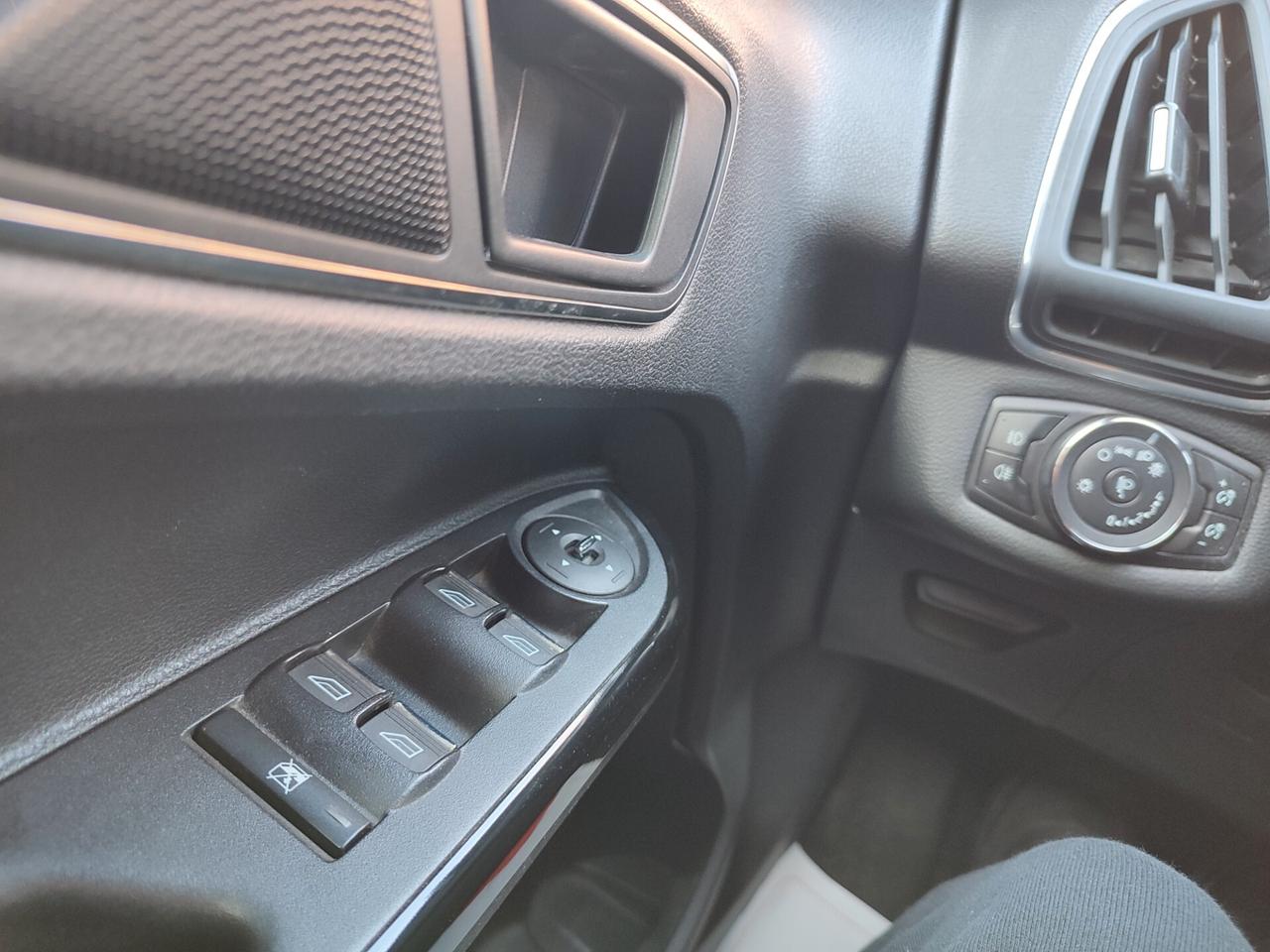 FORD B-MAX 2013 TITANIUM 1.5DIESEL OK NEOPATENTATI