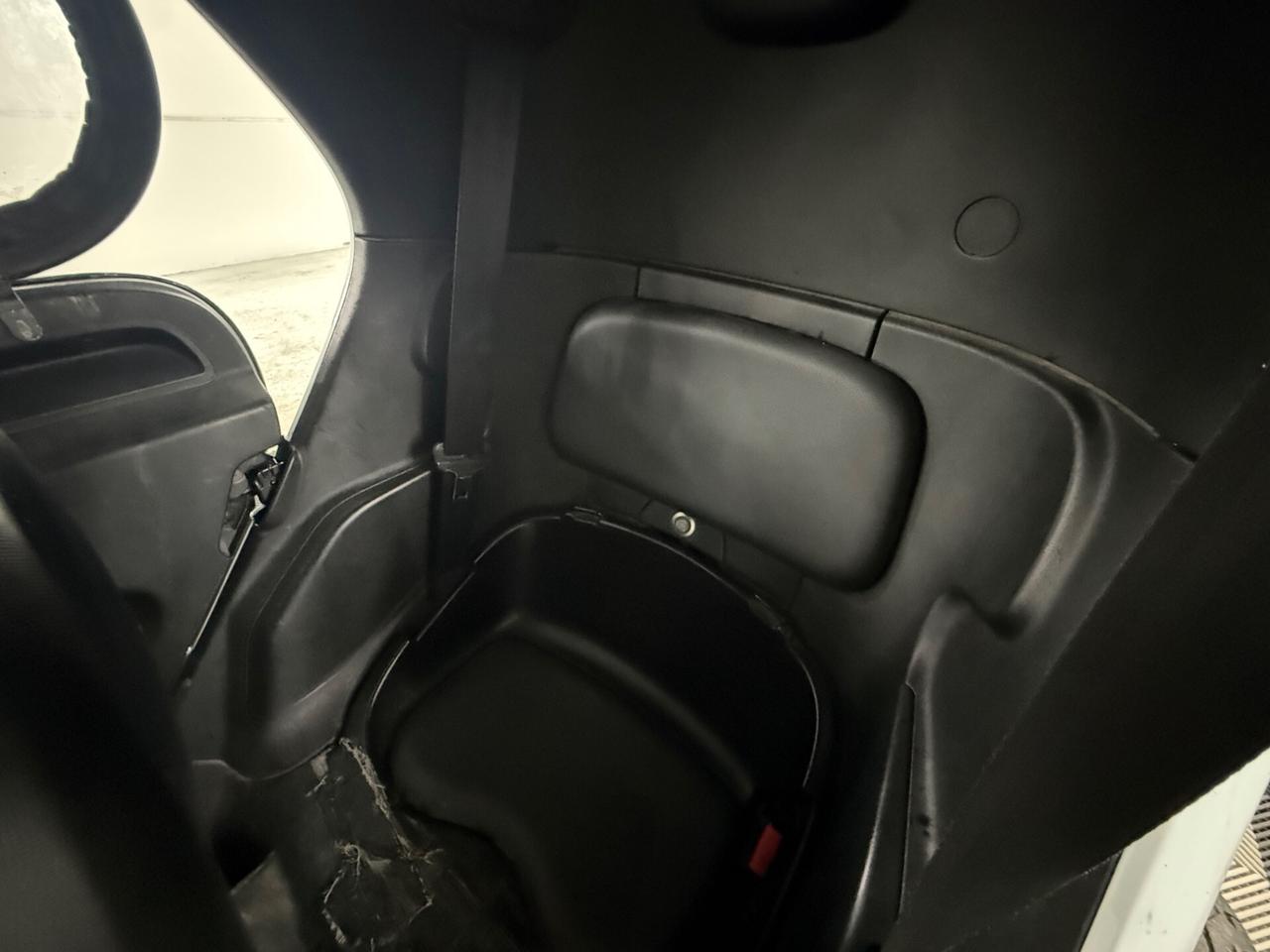Renault Twizy 45 patente Si guida con AM