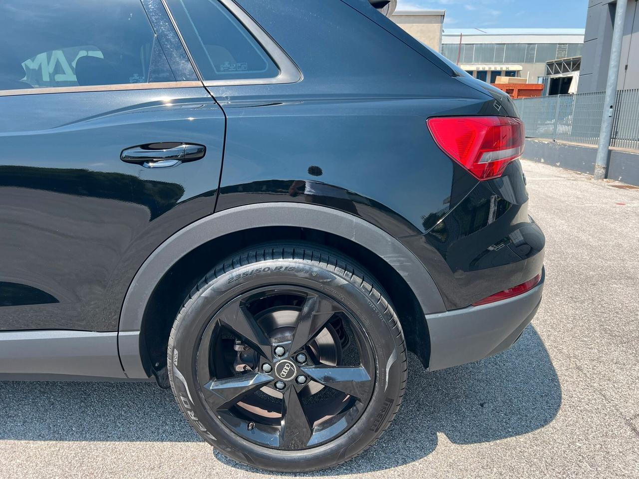 Audi Q3 35 TDI Business Advanced