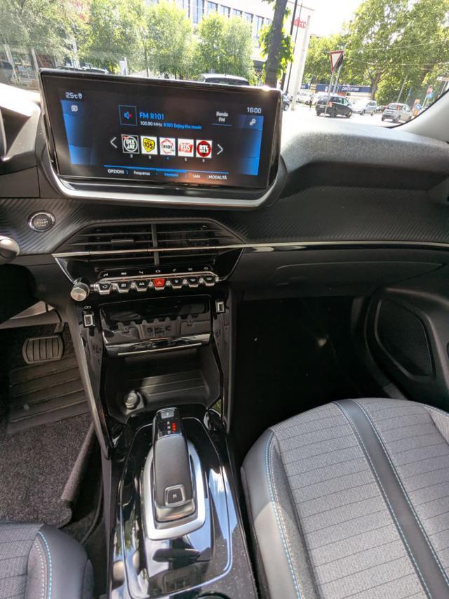PEUGEOT 2008 PureTech 130 S&S EAT8 Allure