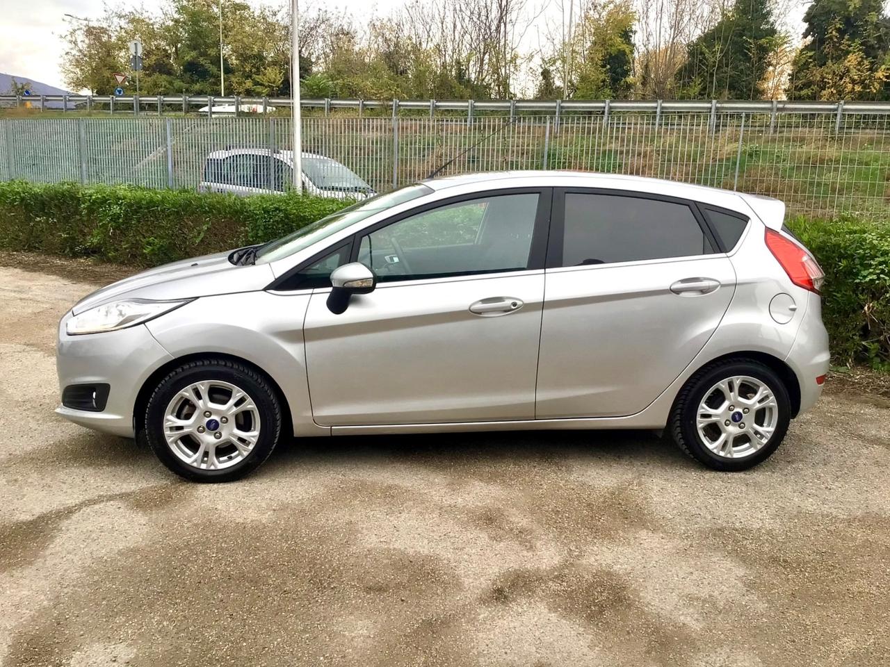 Ford Fiesta 1.5 TDCi 75CV 5 porte Titanium