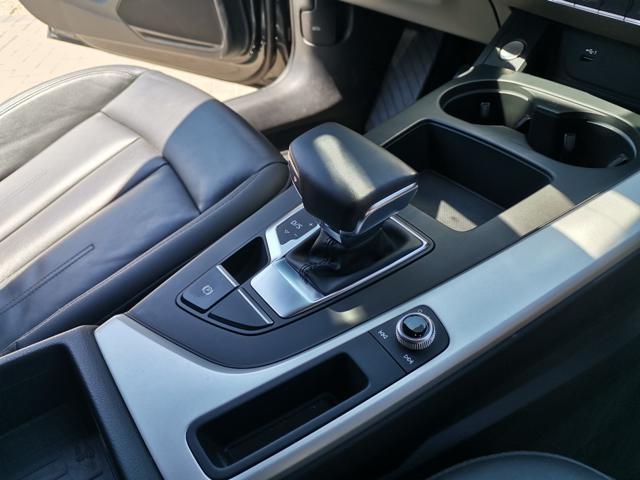 AUDI A4 Avant 40 TDI S tronic TOTAL BLACK