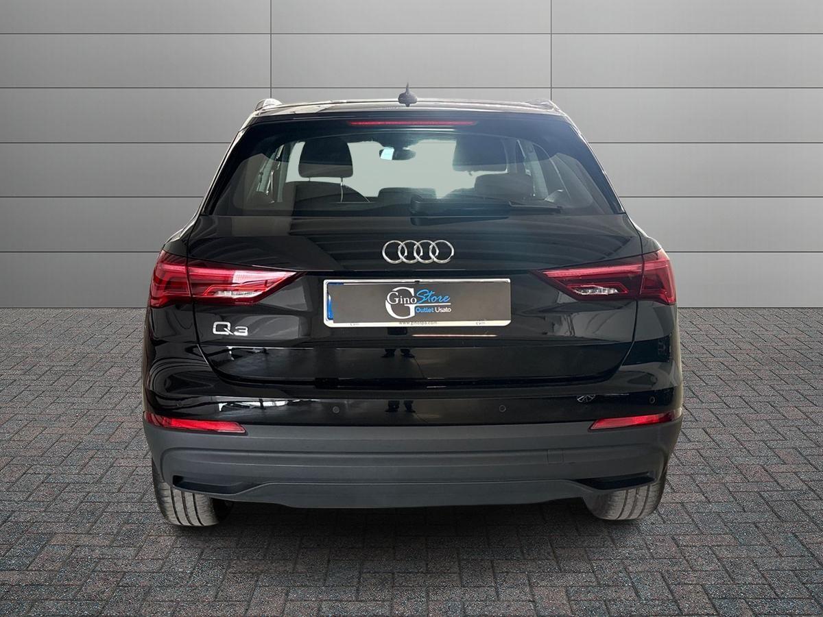 AUDI Q3 35 2.0 tdi Business s-tronic