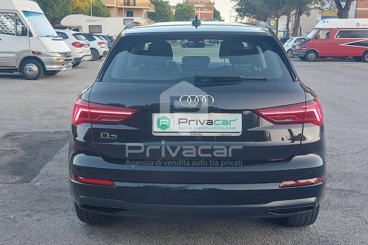 AUDI Q3 35 TDI S tronic Business Advanced