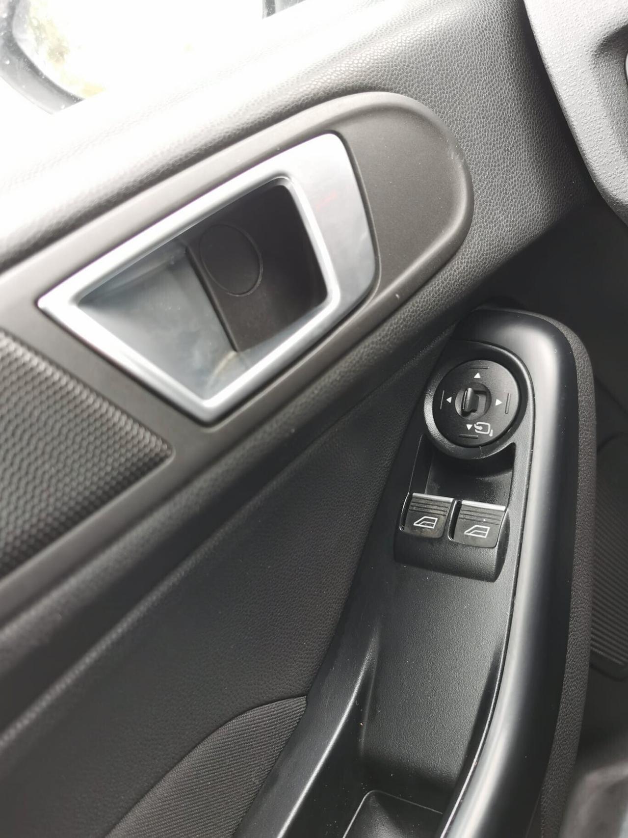 Ford Fiesta 1.6 182CV 3 porte ST - 2015