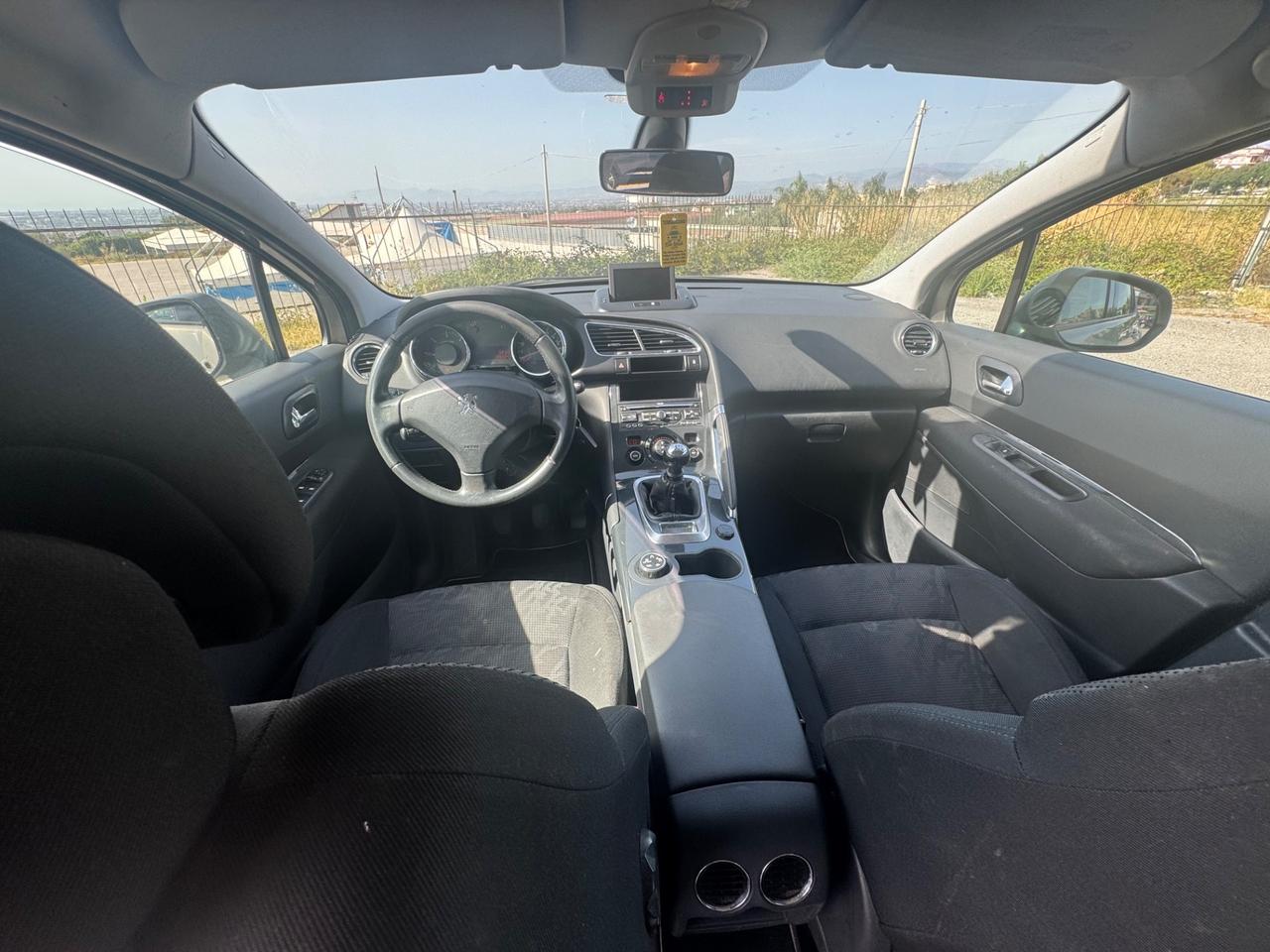 Peugeot 3008 1.6 HDi 115CV Business