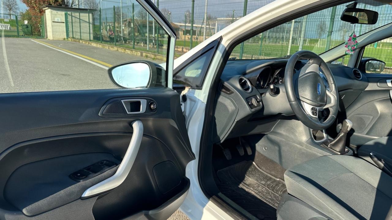 Ford Fiesta 1.6 TDCi 95CV 5 porte(anche per neopatentati)